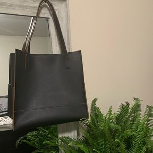 Tommy Bahama Tote